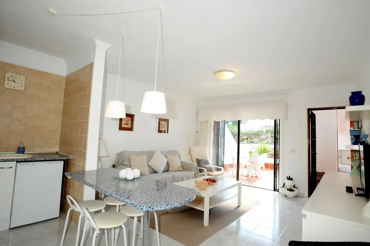 Atlantic View.Apartment.3 Pools. Terraces. Wifi 阿罗纳 公寓