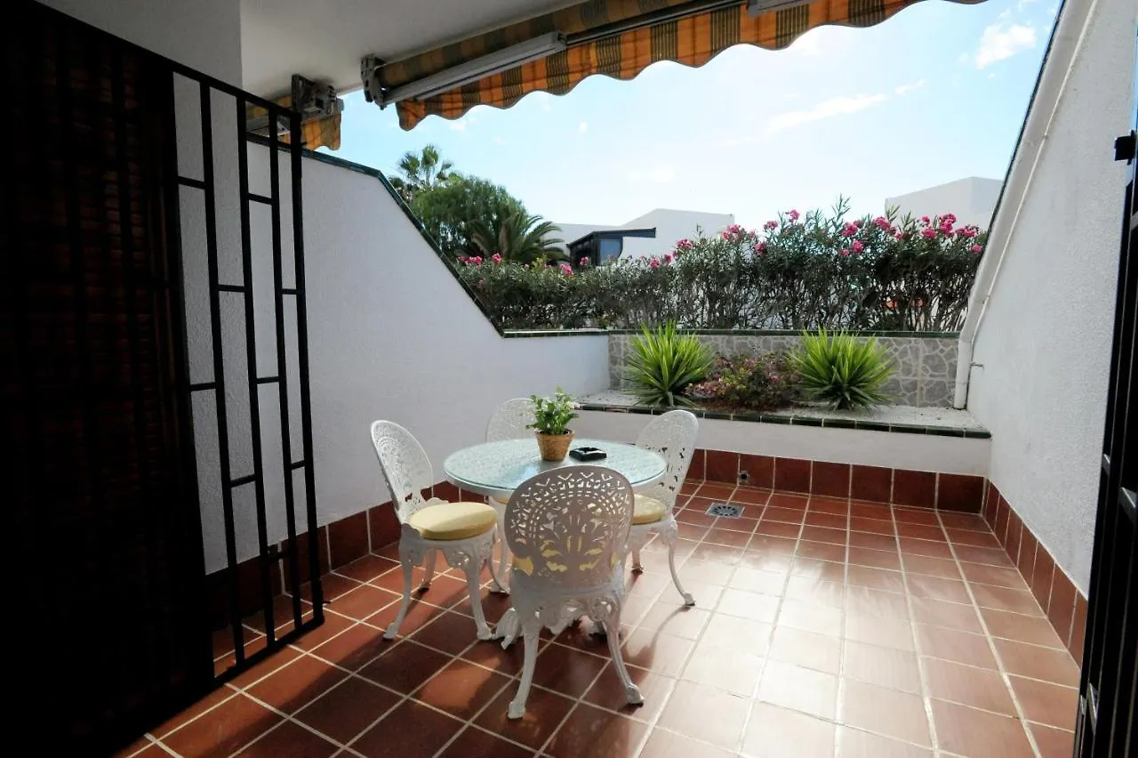 Atlantic View.Apartment.3 Pools. Terraces. Wifi 阿罗纳