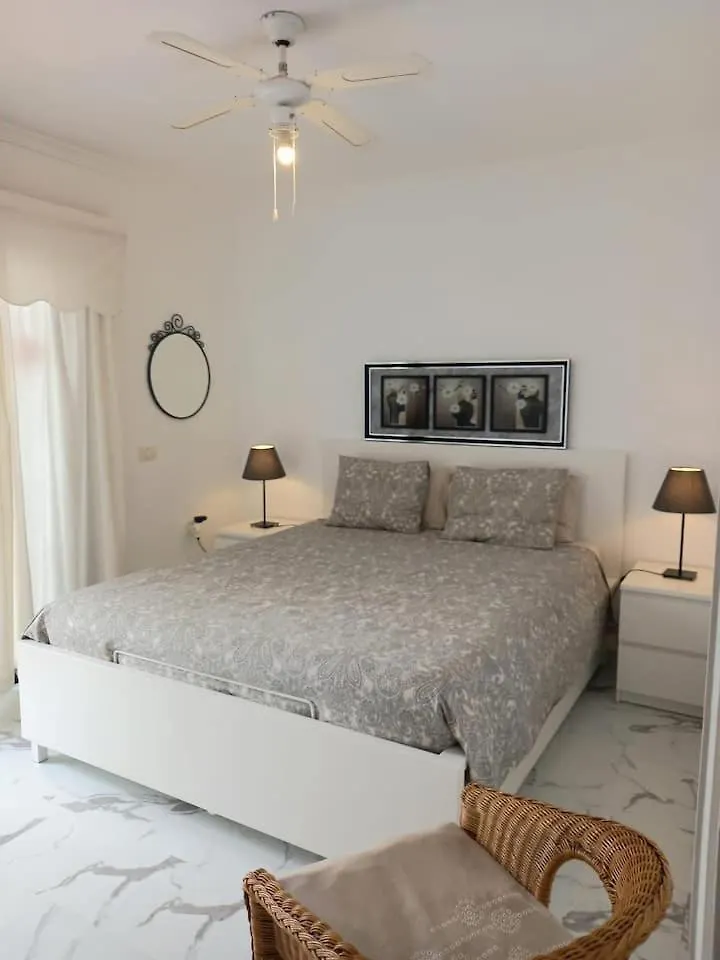 Atlantic View.Apartment.3 Pools. Terraces. Wifi 阿罗纳 公寓